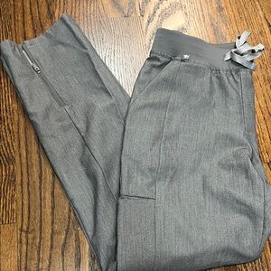 Figs Women’s Heather gray scrub pants, size XS. Alwar pants.
